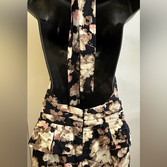 McGuinn | Pretty peplum floral halter top, open back dress — Size 6 - Picture 4 of 10